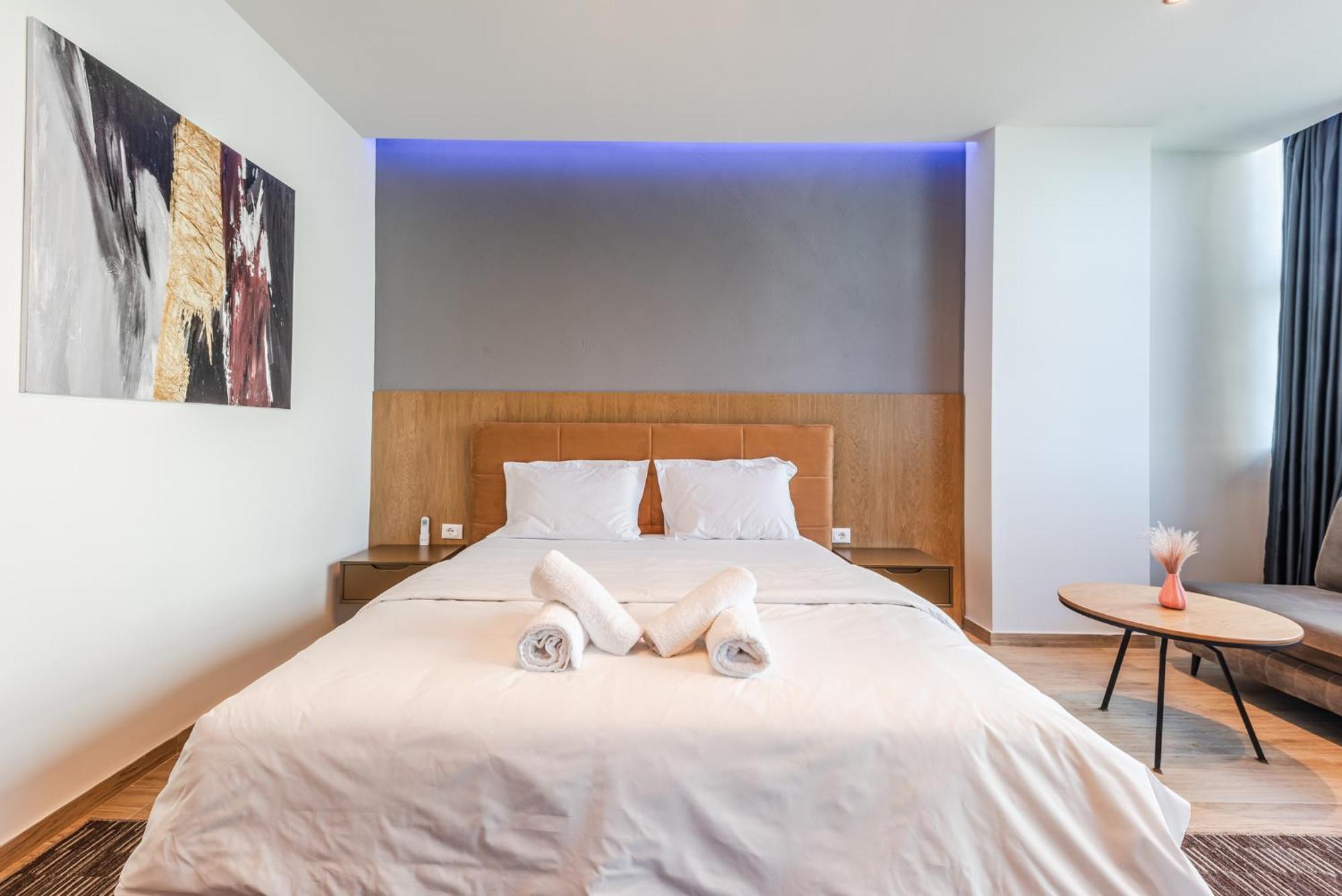 Marina Luxury Suites By Ps Дуррес Экстерьер фото