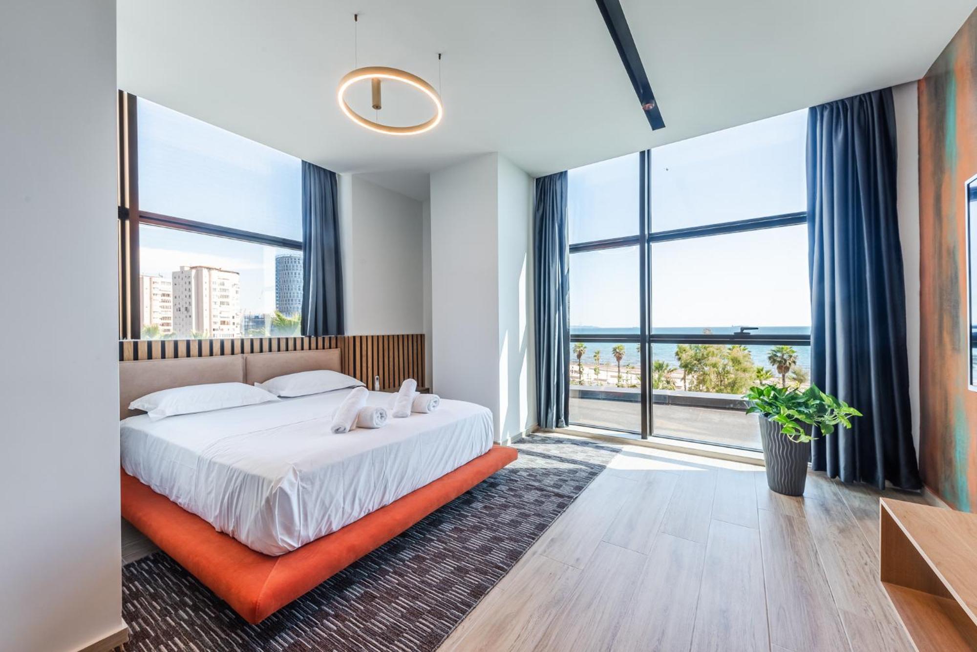 Marina Luxury Suites By Ps Дуррес Экстерьер фото